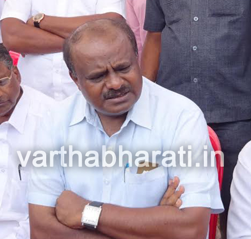 ಕೆಂಪು ದೀಪ ನಿರ್ಬಂಧ ಮೋದಿ ಗಿಮಿಕ್ : ಹೆಚ್‌ಡಿಕೆ ಟೀಕೆ